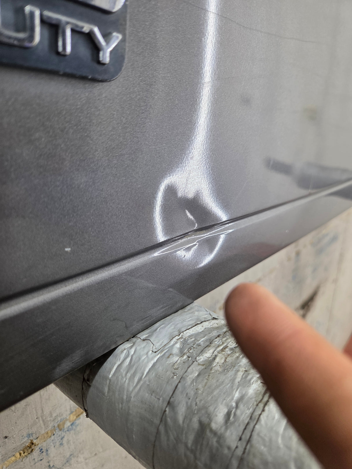 1997-2003 F150 / 1999-2007 Ford F250 F350 F450 F550 Super Duty Tailgate
