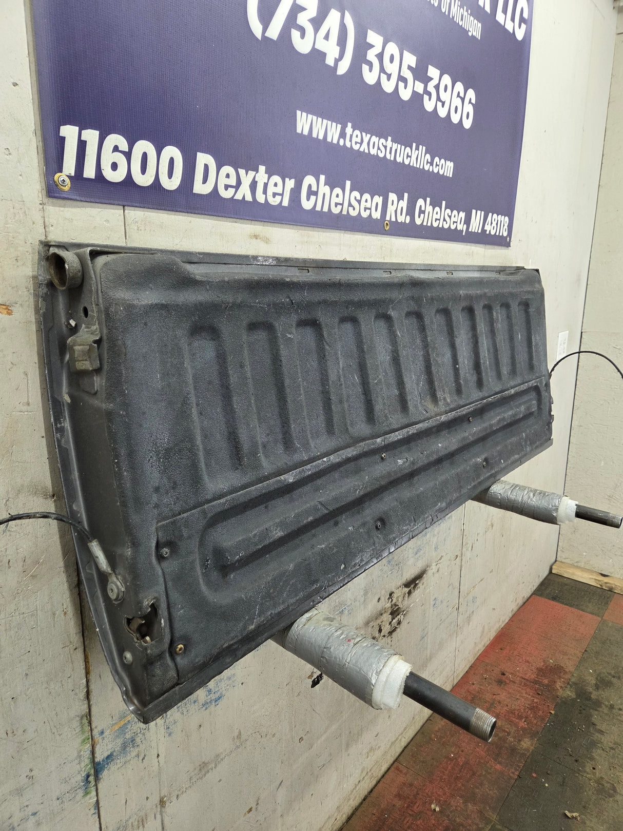 1997-2003 F150 / 1999-2007 Ford F250 F350 F450 F550 Super Duty Tailgate