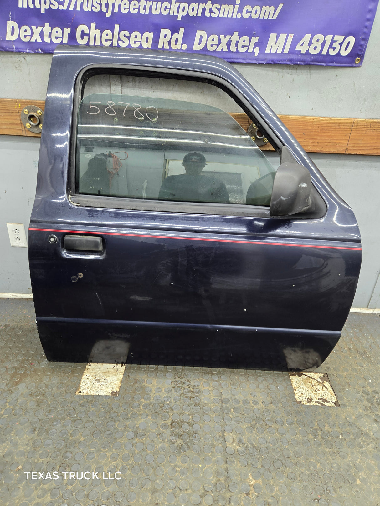 2003-2005 Ford Ranger Passenger Side Front Right Hand Door