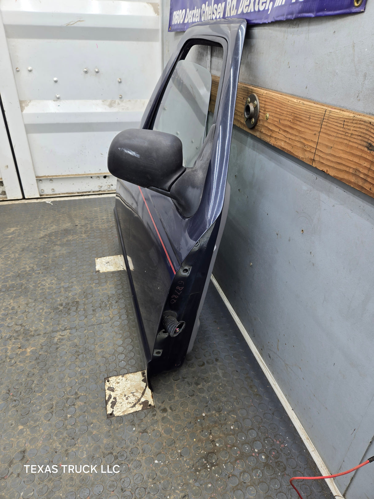 2003-2005 Ford Ranger Passenger Side Front Right Hand Door