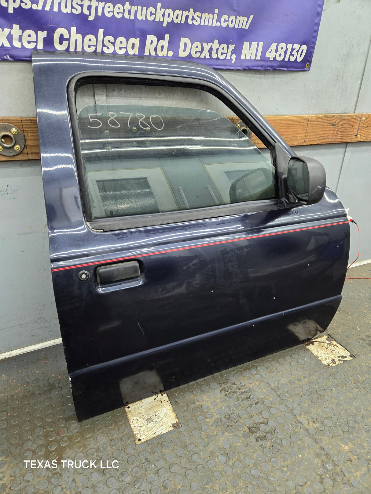 2003-2005 Ford Ranger Passenger Side Front Right Hand Door