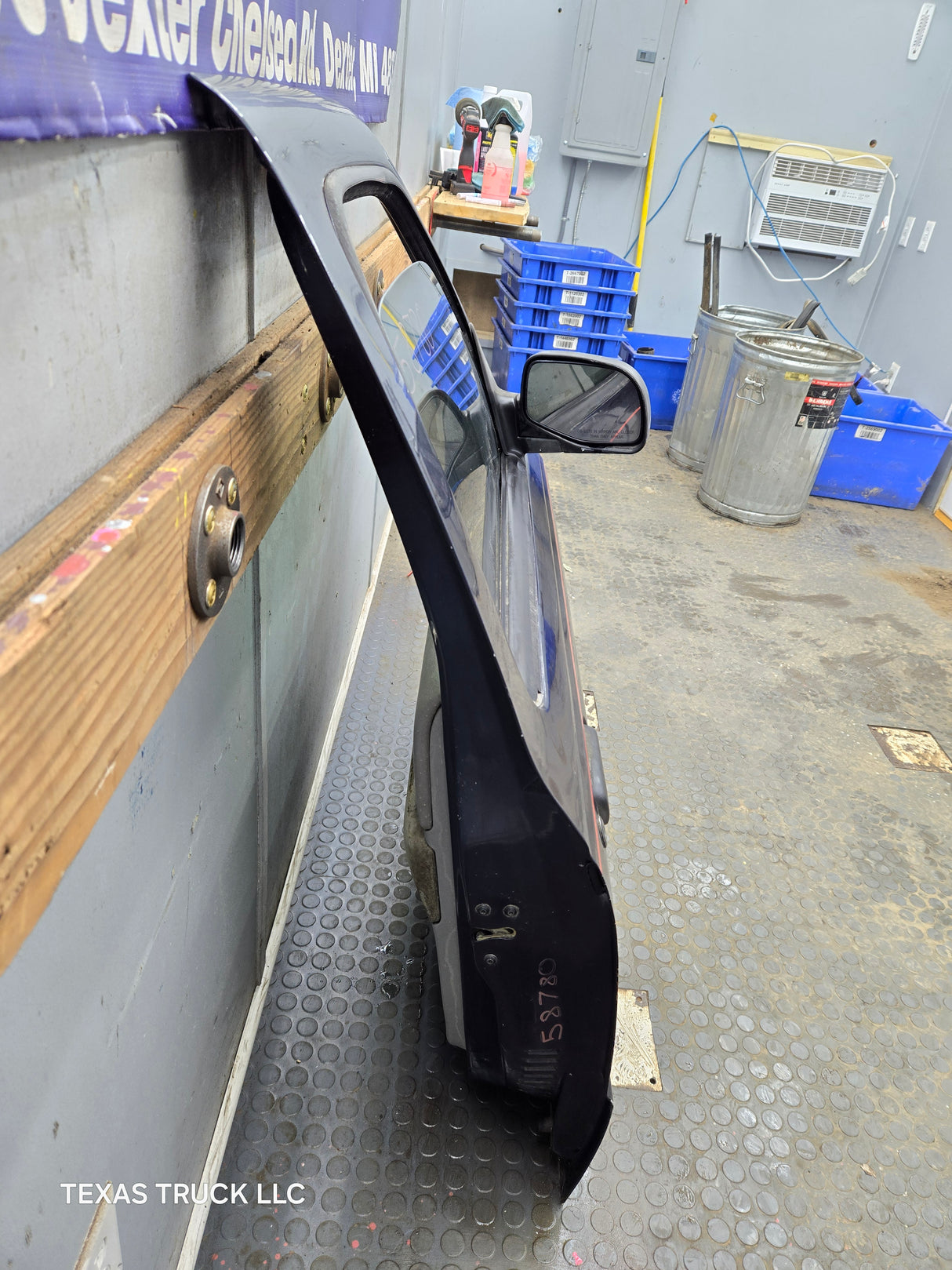 2003-2005 Ford Ranger Passenger Side Front Right Hand Door
