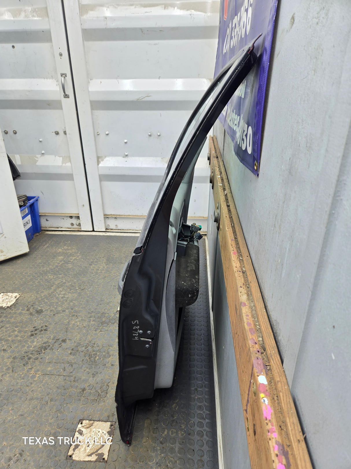2004-2008 Ford F150 Driver Side CREW Cab Front Door Left Hand