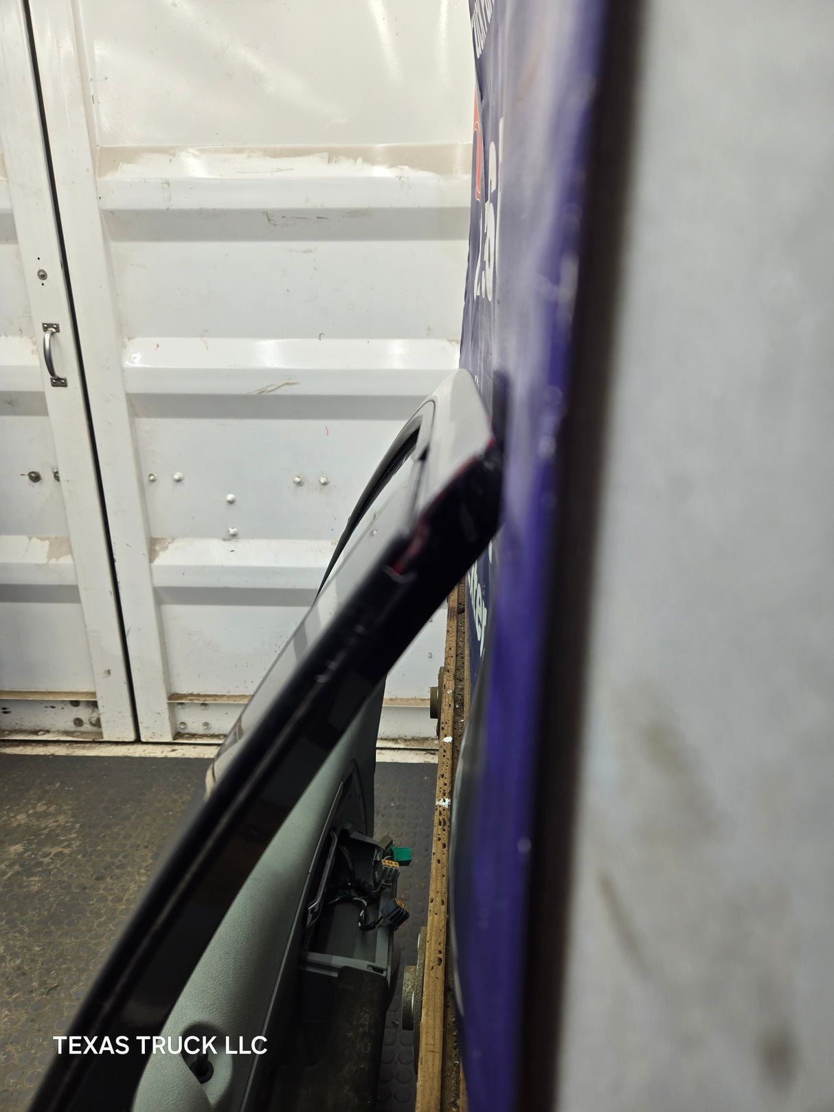 2004-2008 Ford F150 Driver Side CREW Cab Front Door Left Hand