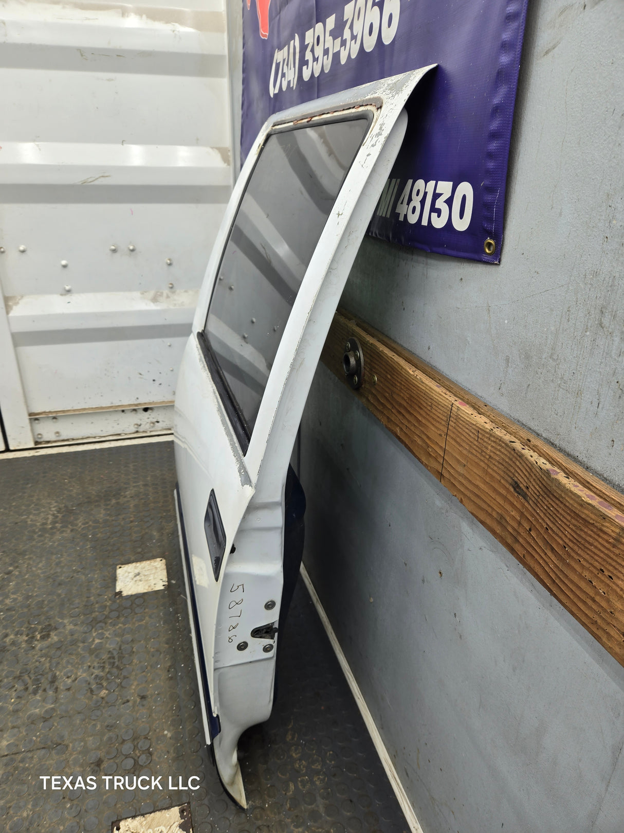 1992-2000 Chevrolet Silverado Suburban GMC Sierra K1500 K2500 K3500 Crew Cab LH Rear Driver Door