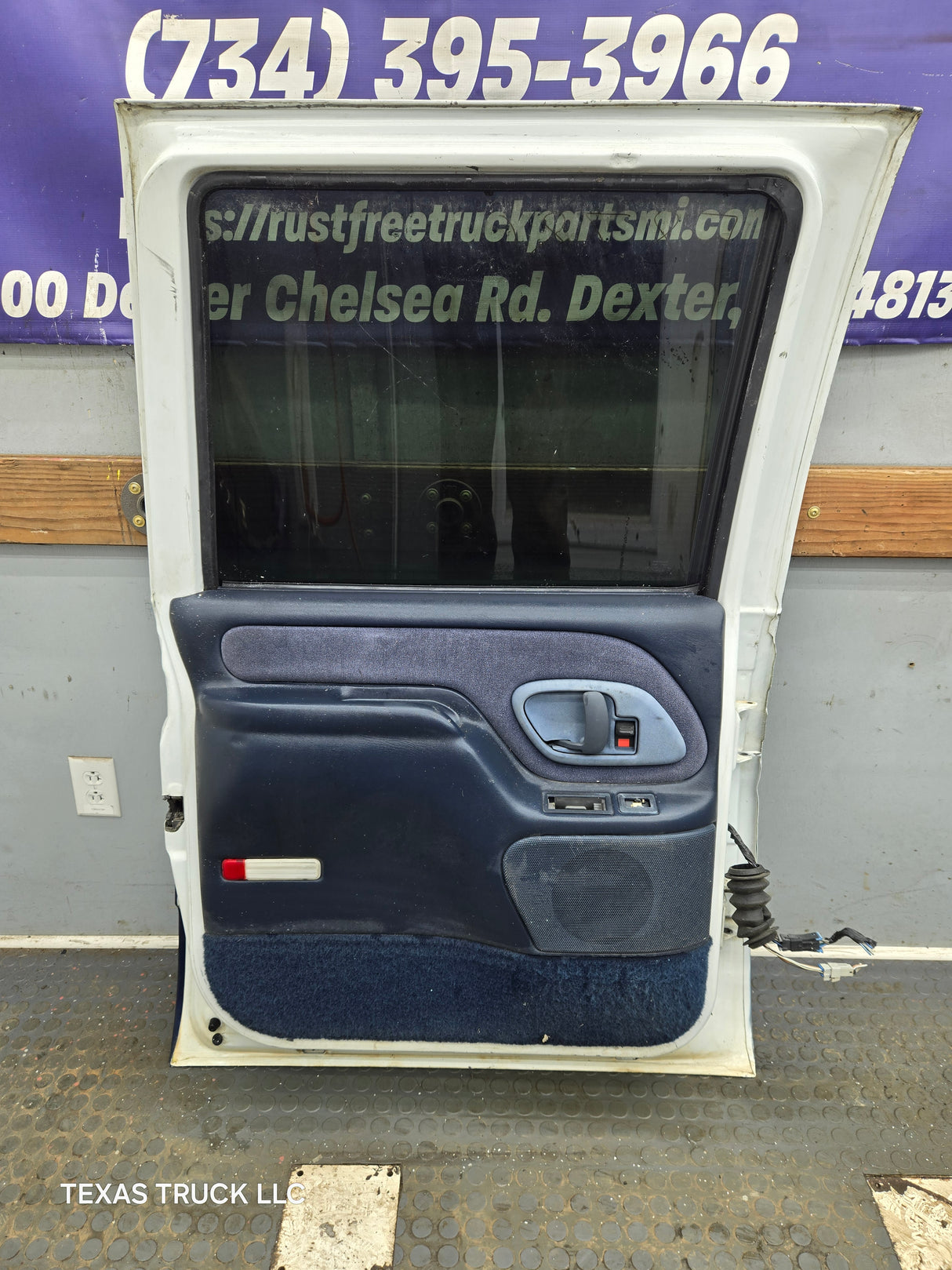 1992-2000 Chevrolet Silverado Suburban GMC Sierra K1500 K2500 K3500 Crew Cab LH Rear Driver Door