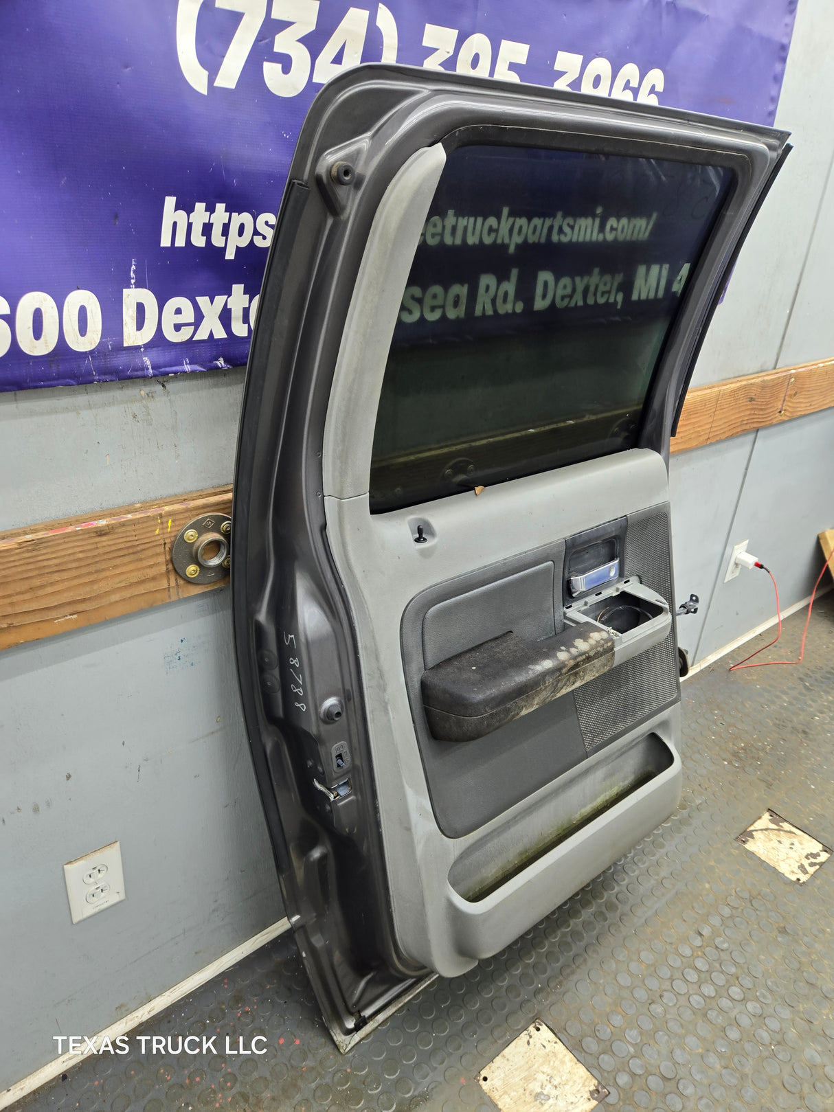 2004-2008 Ford F150 Rear Driver Side Crew Cab Door LH *Damage