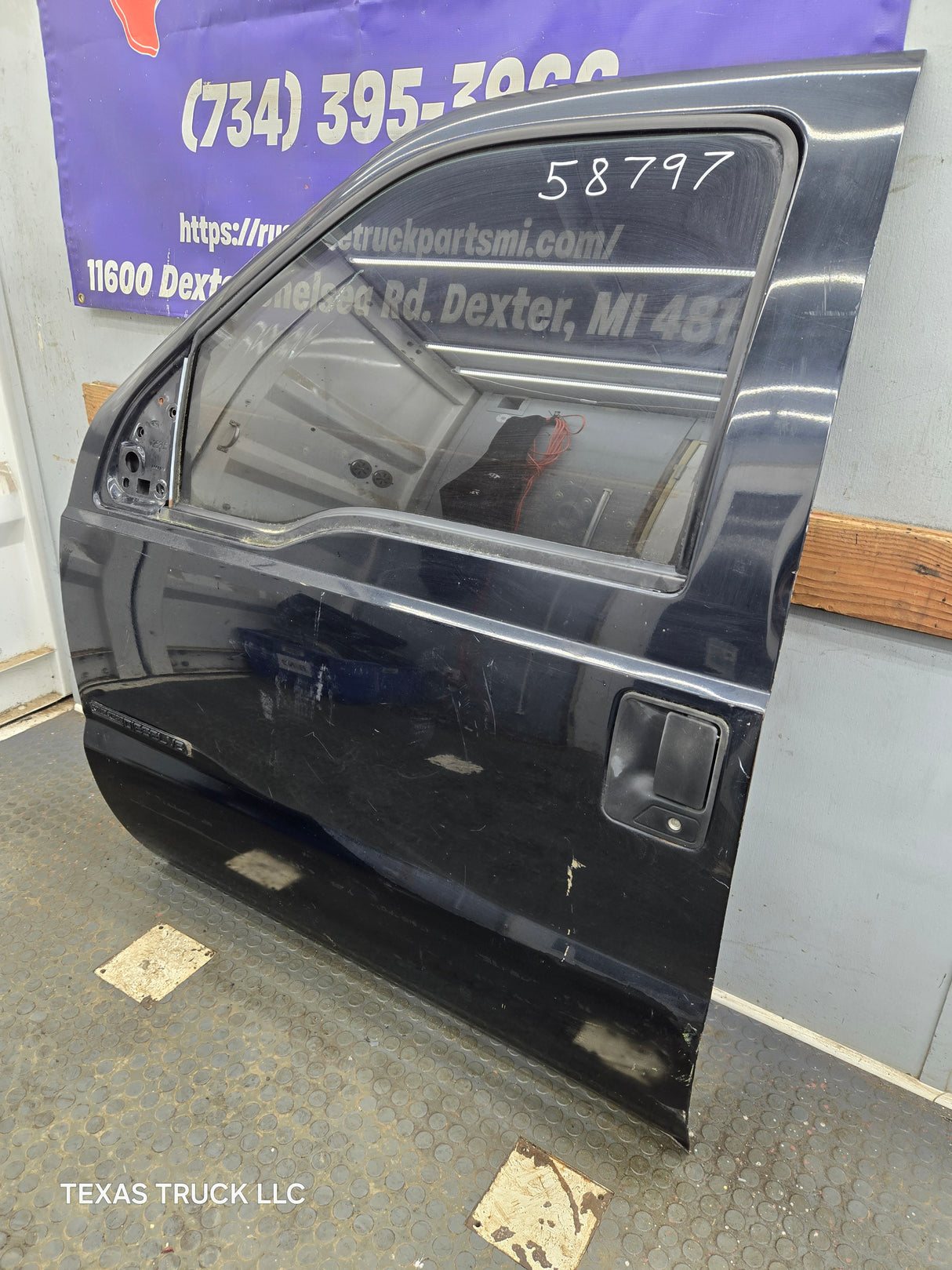 1999-2011 Ford Super Duty LH Driver Side Front Door F250 F350 F450 F550 *Damage