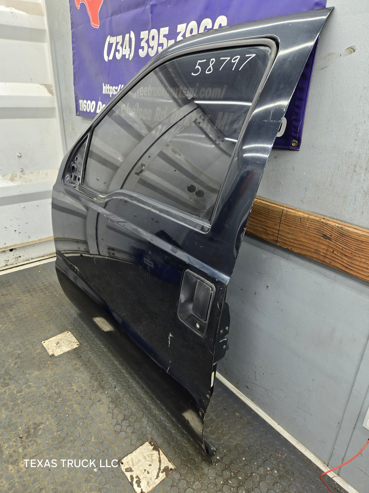 1999-2011 Ford Super Duty LH Driver Side Front Door F250 F350 F450 F550 *Damage