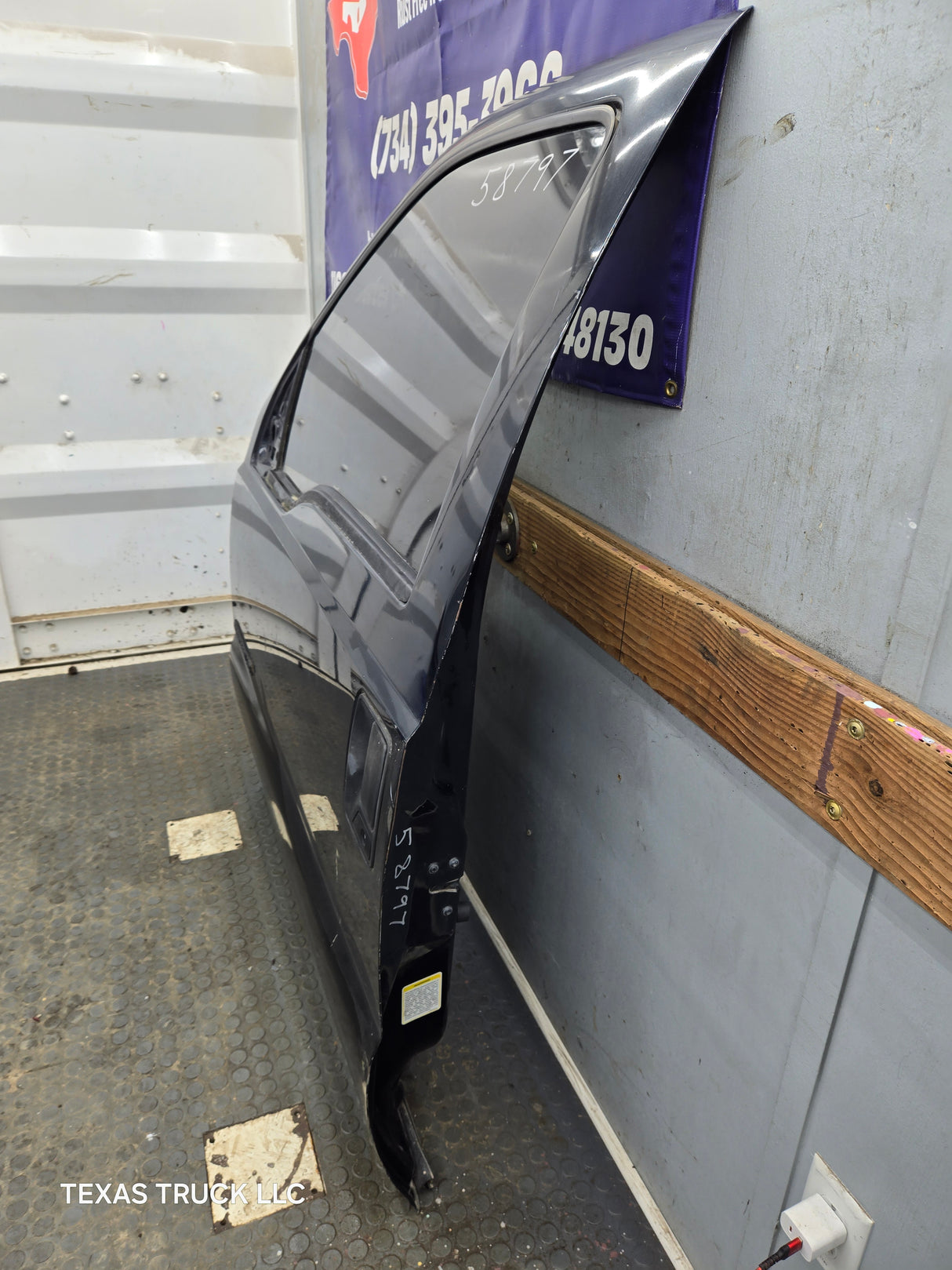 1999-2011 Ford Super Duty LH Driver Side Front Door F250 F350 F450 F550 *Damage