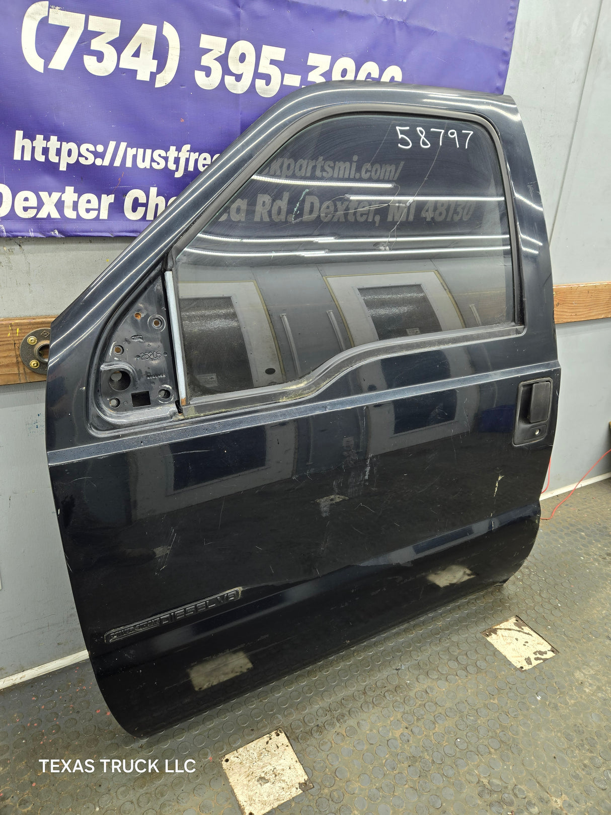 1999-2011 Ford Super Duty LH Driver Side Front Door F250 F350 F450 F550 *Damage