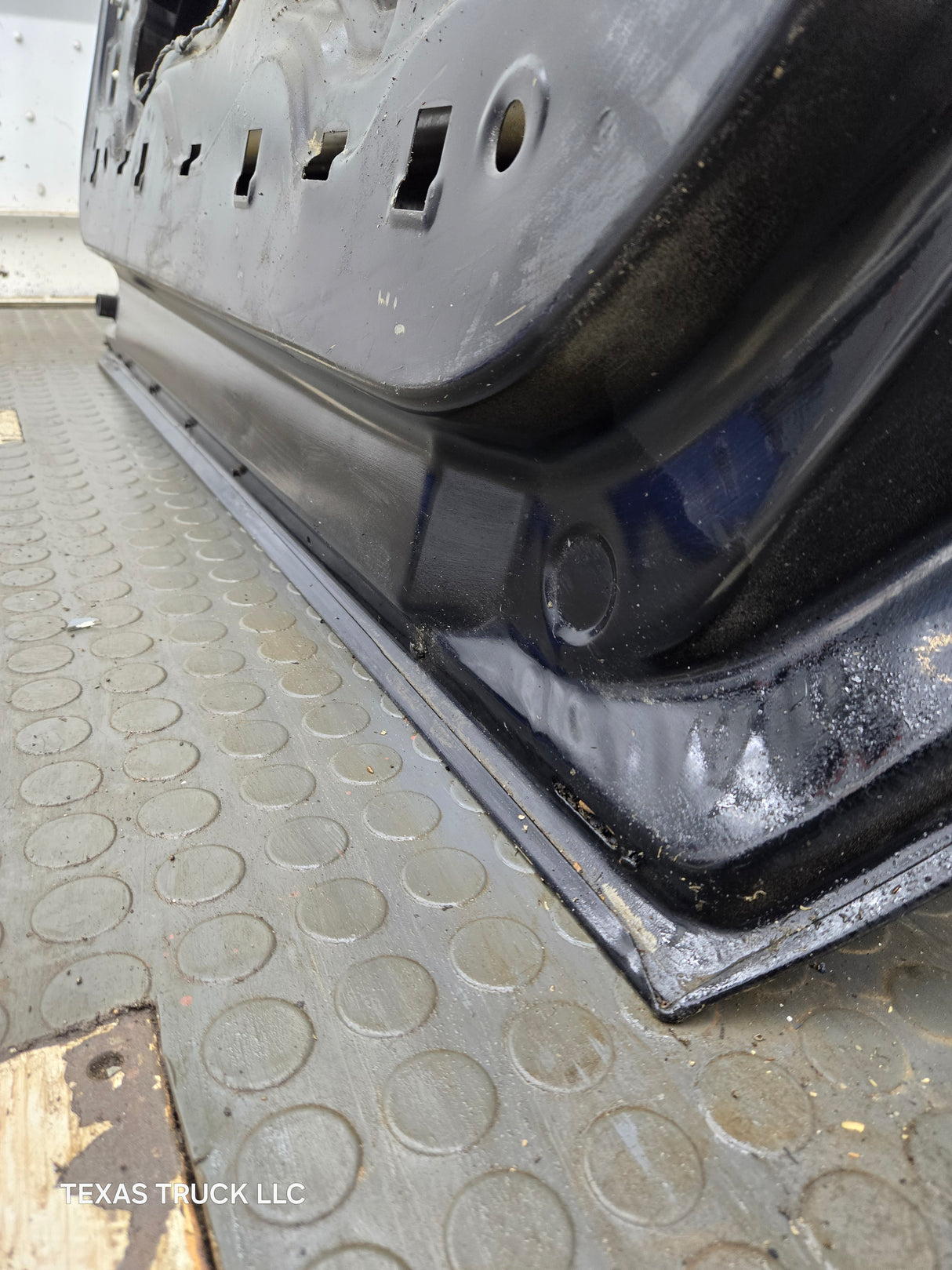 1999-2011 Ford Super Duty LH Driver Side Front Door F250 F350 F450 F550 *Damage