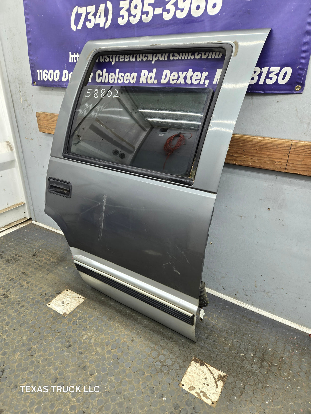 1996-1999 Chevrolet Tahoe / GMC Yukon 1500 2500HD Rear Passenger side rear door RH