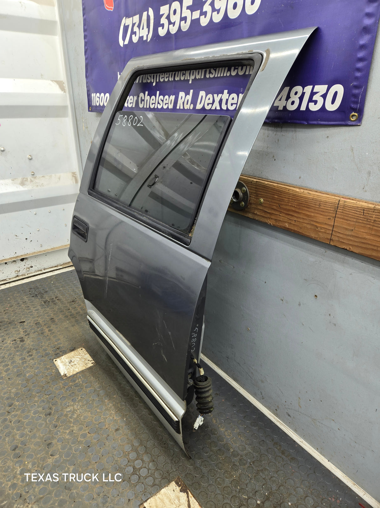 1996-1999 Chevrolet Tahoe / GMC Yukon 1500 2500HD Rear Passenger side rear door RH