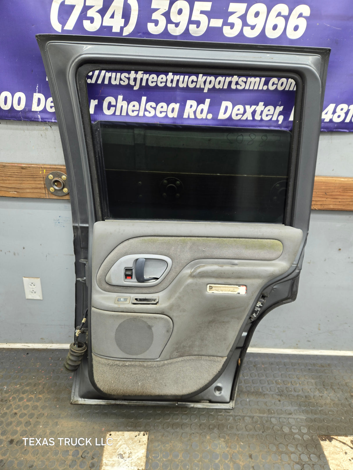 1996-1999 Chevrolet Tahoe / GMC Yukon 1500 2500HD Rear Passenger side rear door RH
