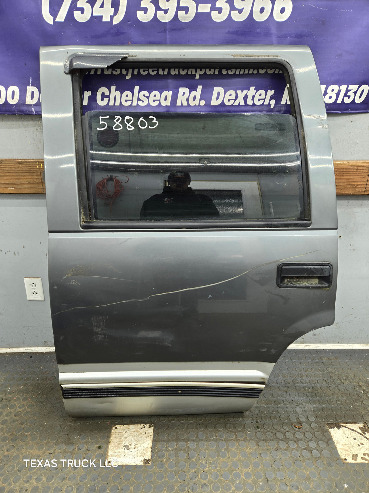 1996-1999 Chevrolet Tahoe / GMC Yukon 1500 2500HD Rear Driver side rear door LH