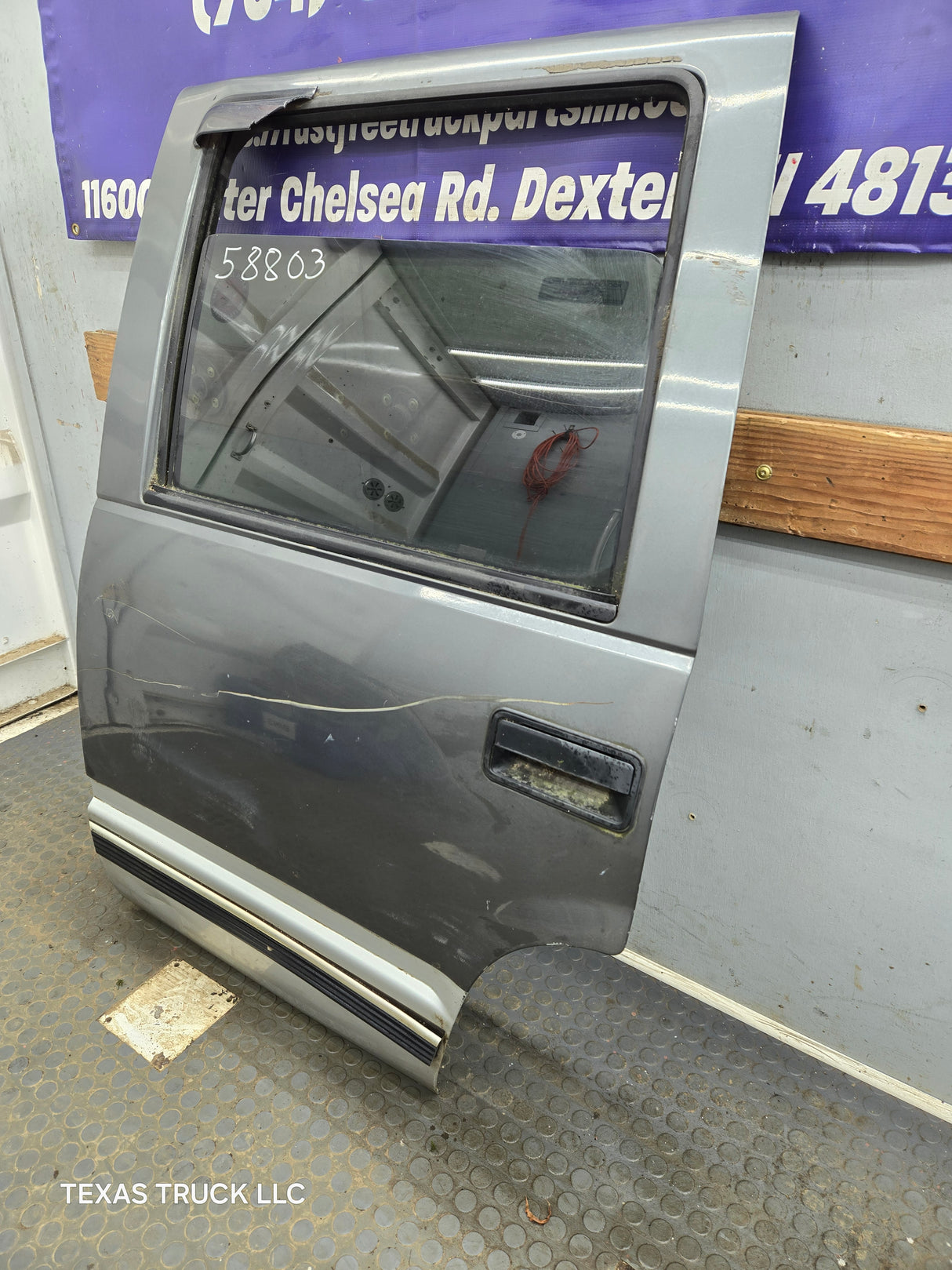1996-1999 Chevrolet Tahoe / GMC Yukon 1500 2500HD Rear Driver side rear door LH