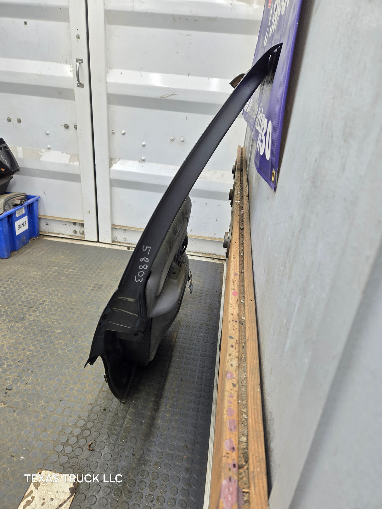 1996-1999 Chevrolet Tahoe / GMC Yukon 1500 2500HD Rear Driver side rear door LH
