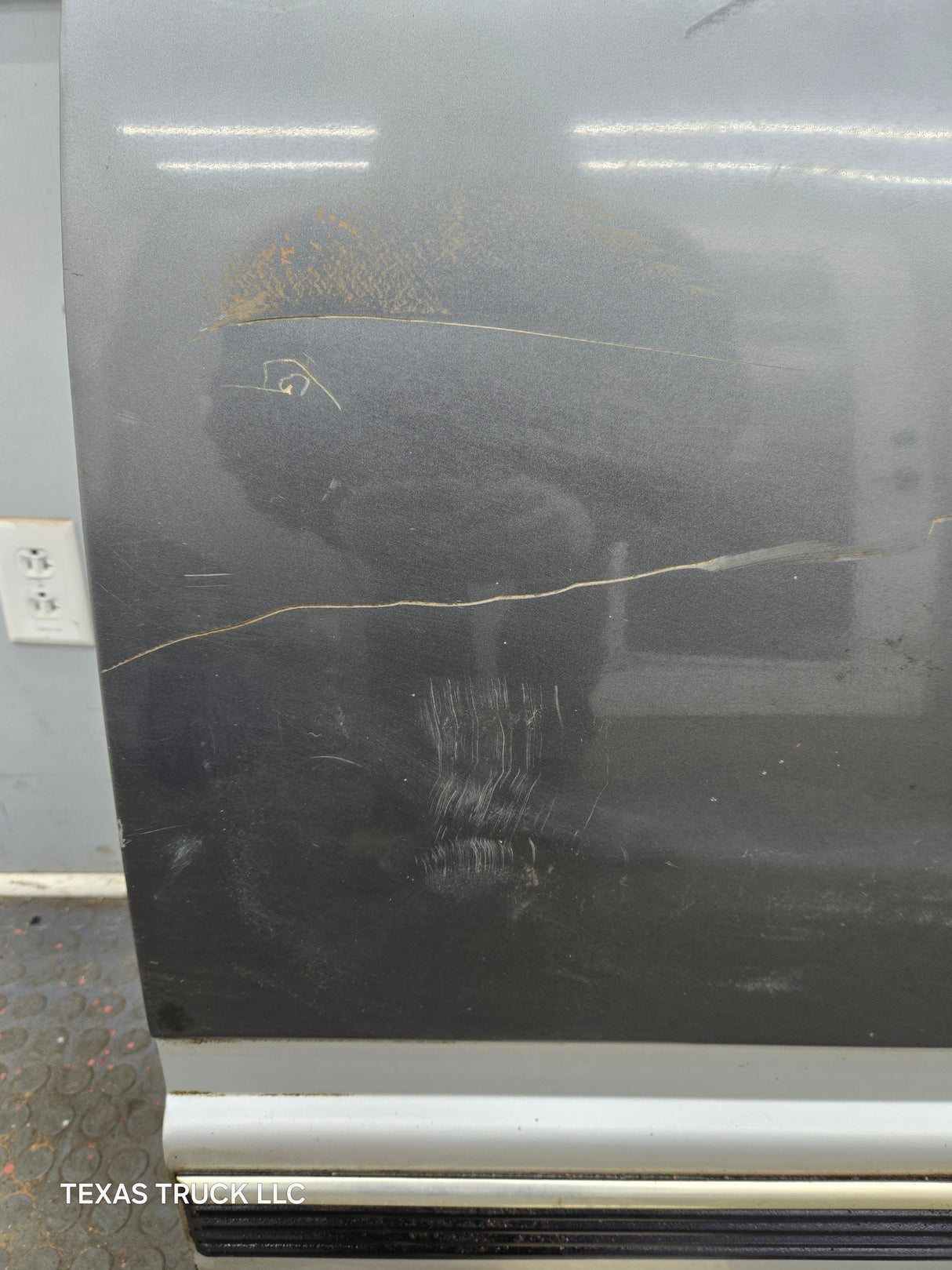 1996-1999 Chevrolet Tahoe / GMC Yukon 1500 2500HD Rear Driver side rear door LH