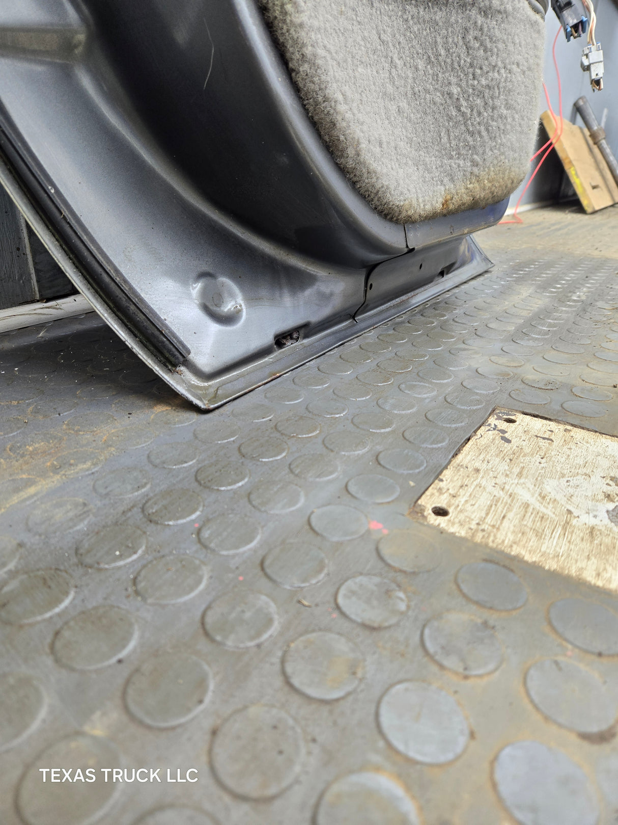 1996-1999 Chevrolet Tahoe / GMC Yukon 1500 2500HD Rear Driver side rear door LH