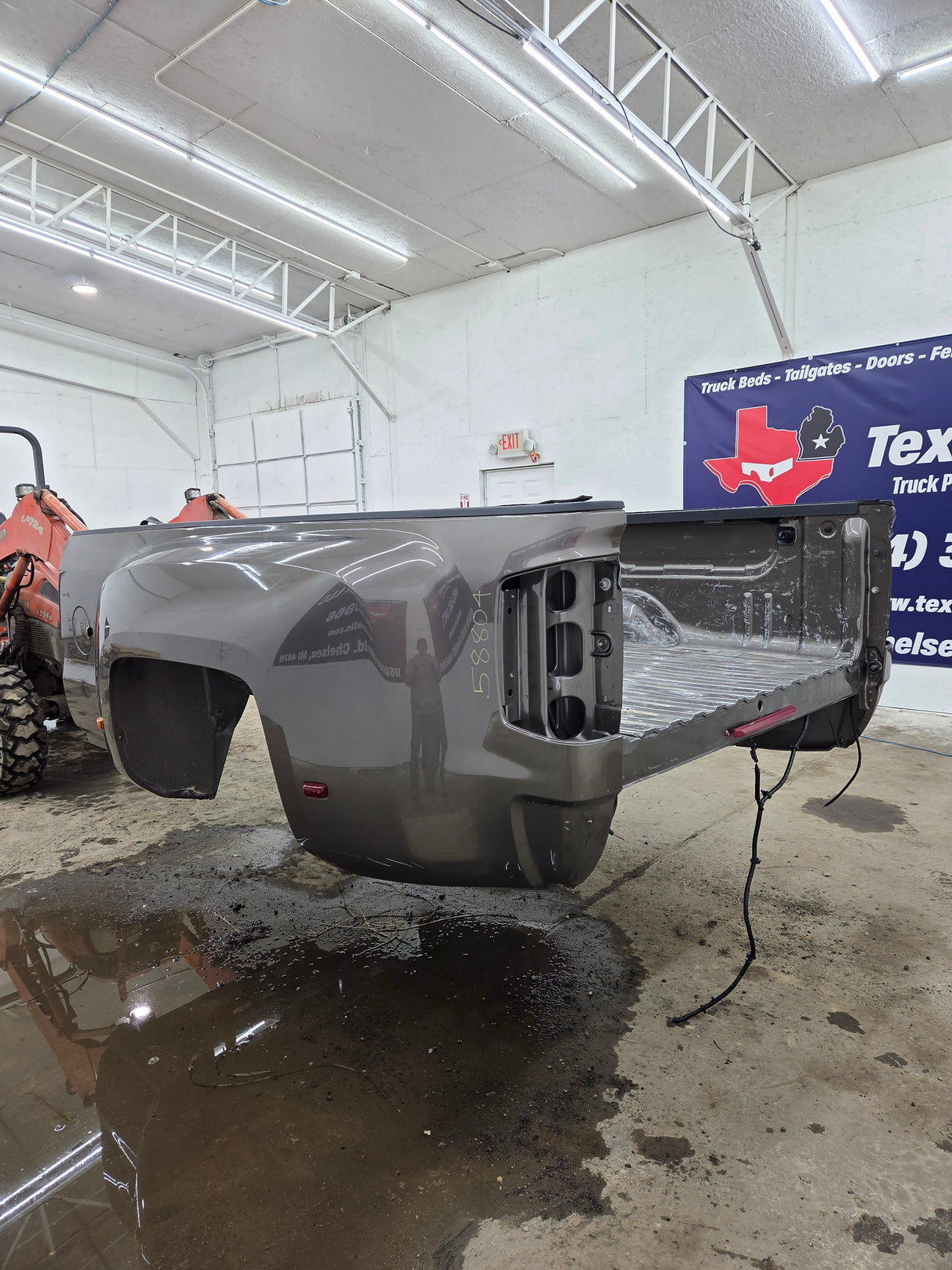 2014-2019 Chevrolet Silverado / GMC Sierra 3500 HD 8' Dually Truck Bed