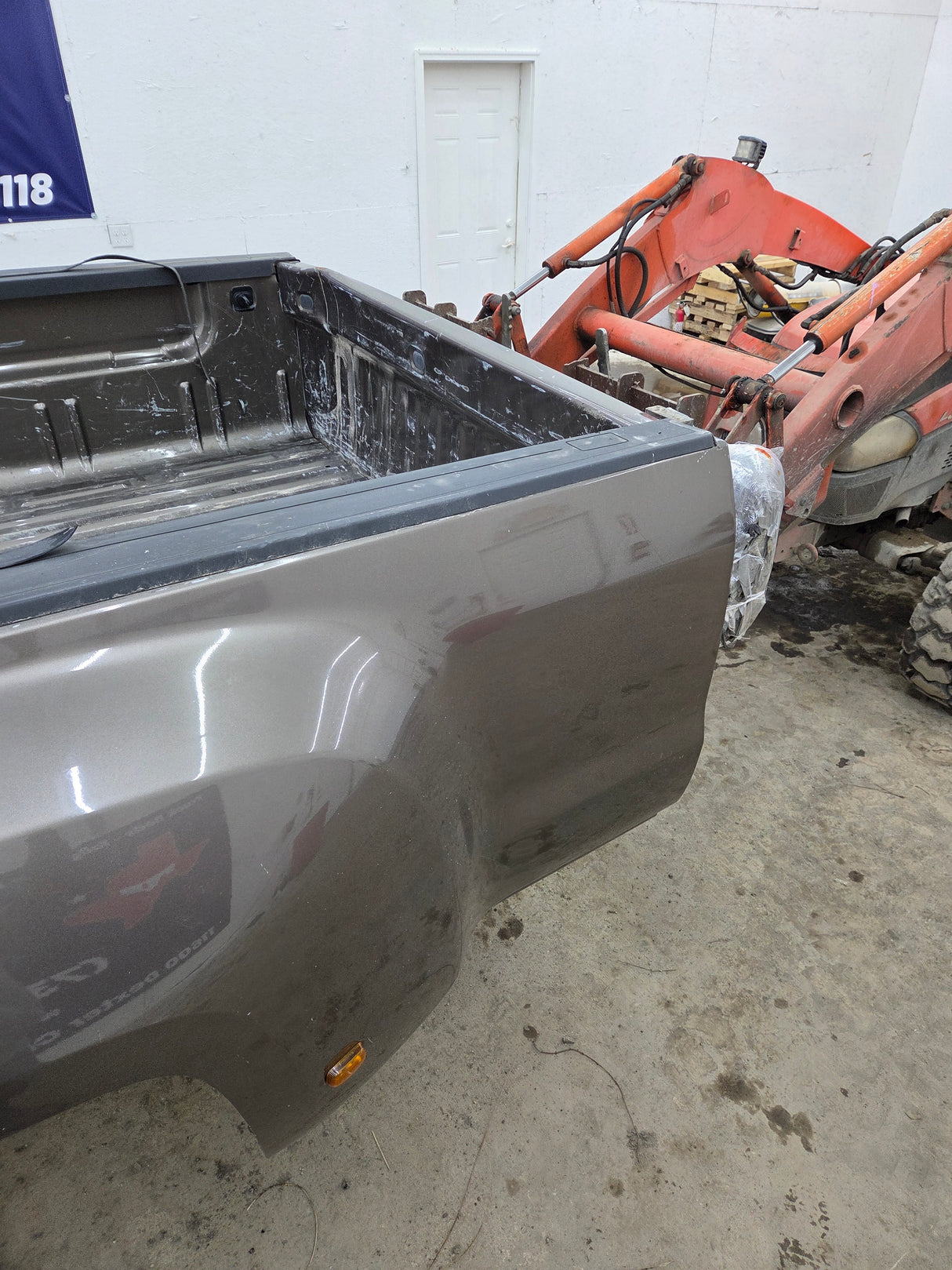 2014-2019 Chevrolet Silverado / GMC Sierra 3500 HD 8' Dually Truck Bed