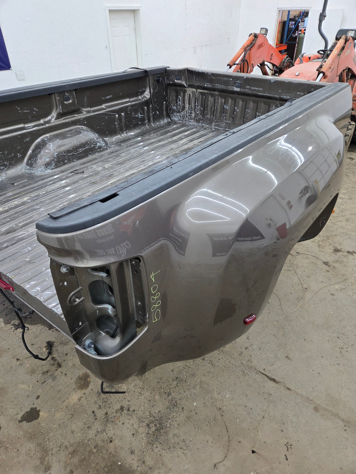 2014-2019 Chevrolet Silverado / GMC Sierra 3500 HD 8' Dually Truck Bed