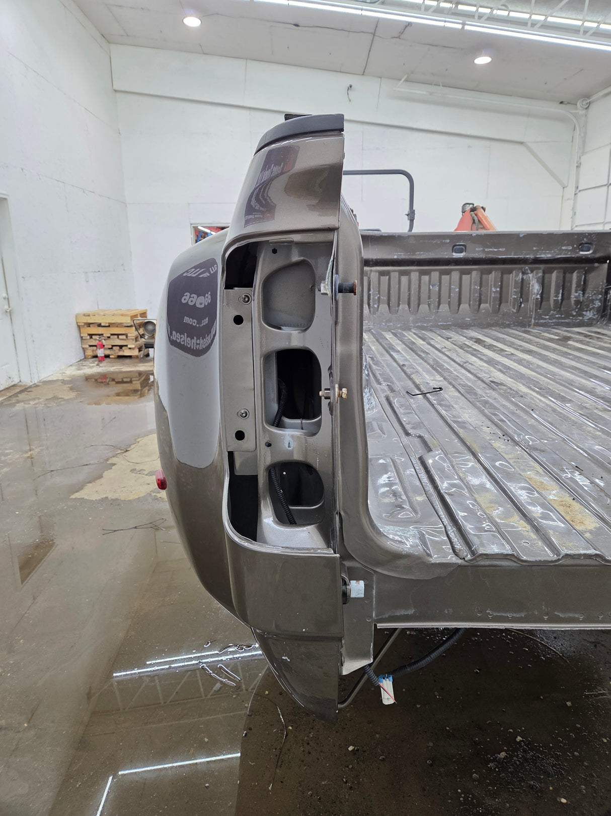 2014-2019 Chevrolet Silverado / GMC Sierra 3500 HD 8' Dually Truck Bed