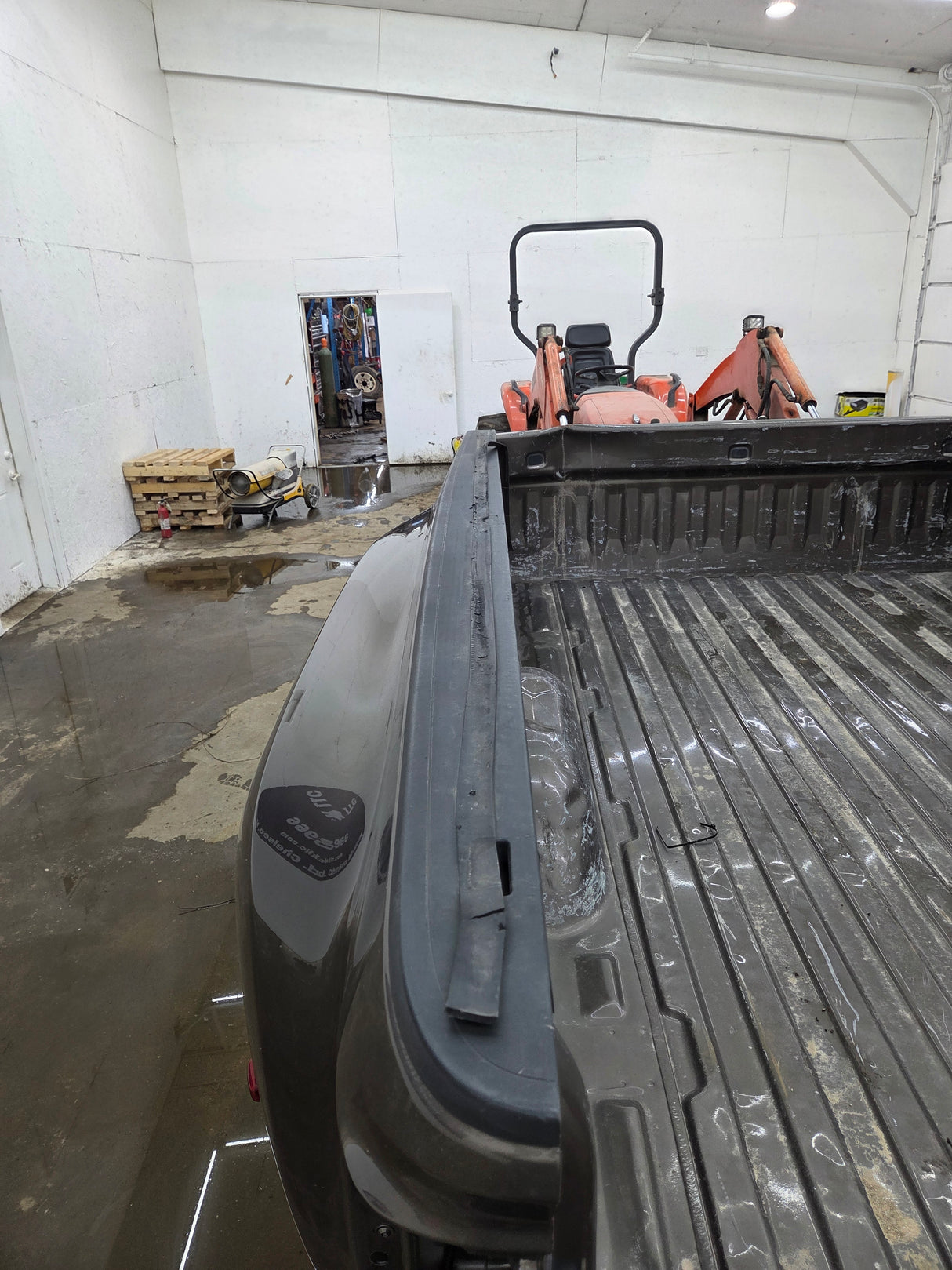 2014-2019 Chevrolet Silverado / GMC Sierra 3500 HD 8' Dually Truck Bed