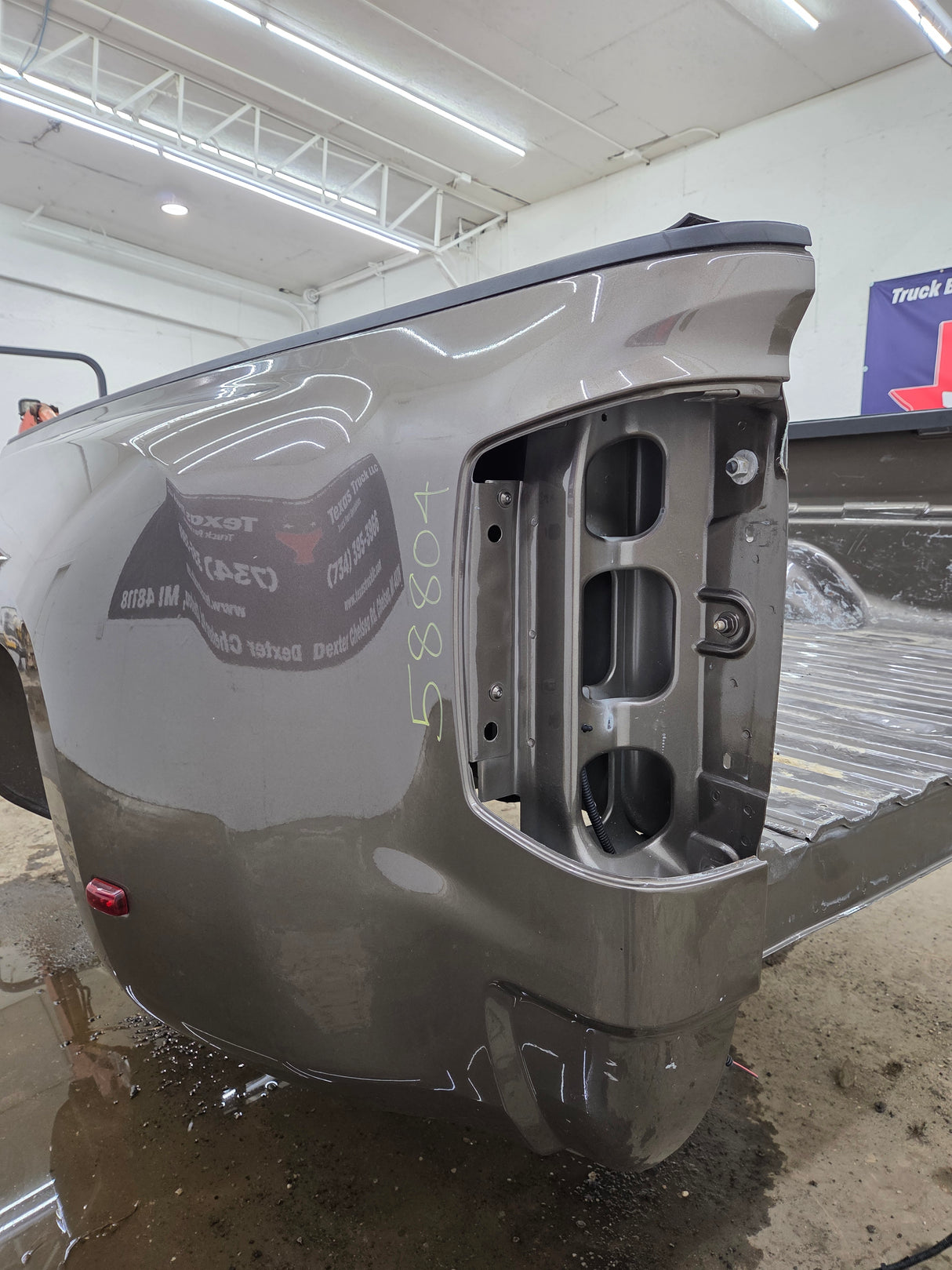 2014-2019 Chevrolet Silverado / GMC Sierra 3500 HD 8' Dually Truck Bed