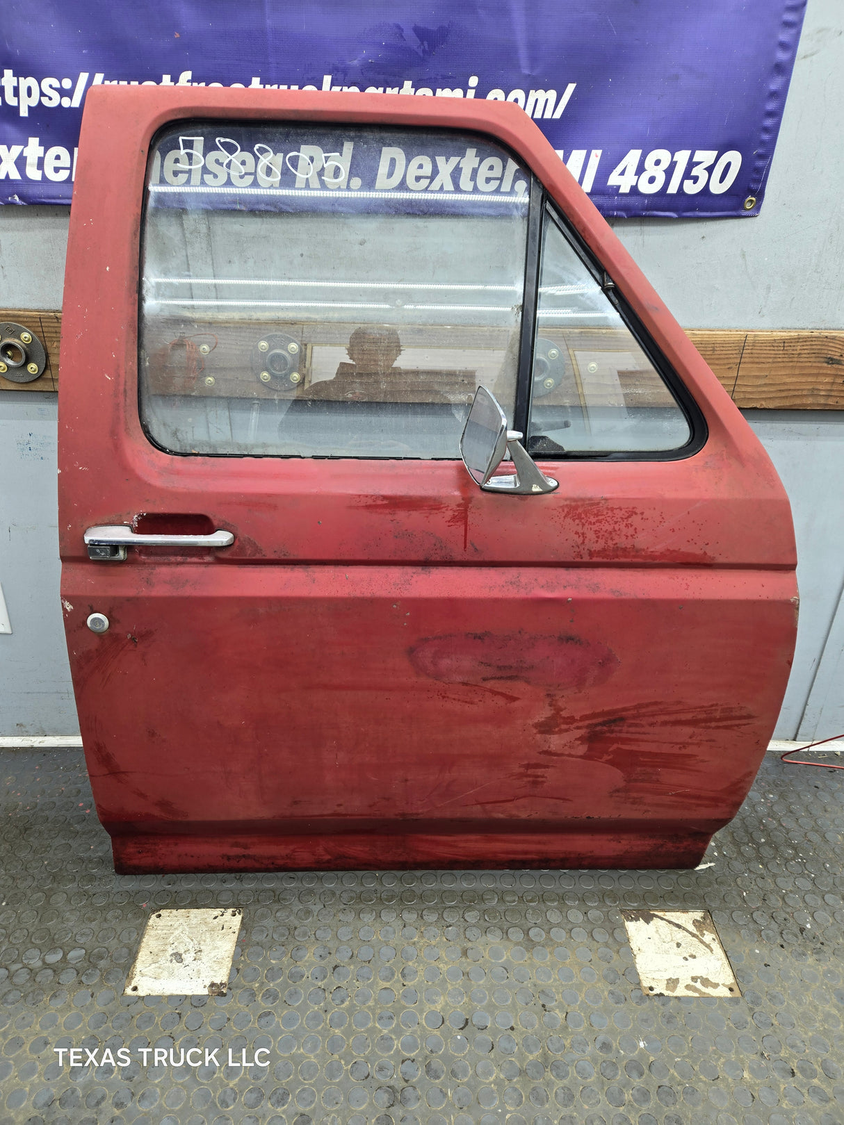 1980-1986 Ford F Series F250 F350 F450 F550 Passenger Side Front Door RH