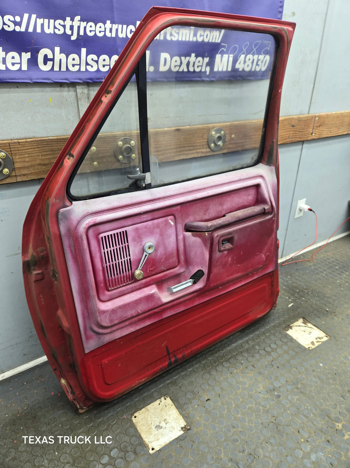 1980-1986 Ford F Series F250 F350 F450 F550 Passenger Side Front Door RH