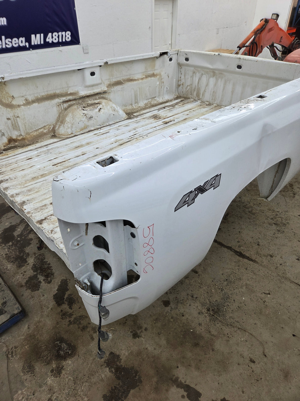2007-2013 Chevrolet Silverado 1500 2500 3500 HD 8' Long Truck Bed