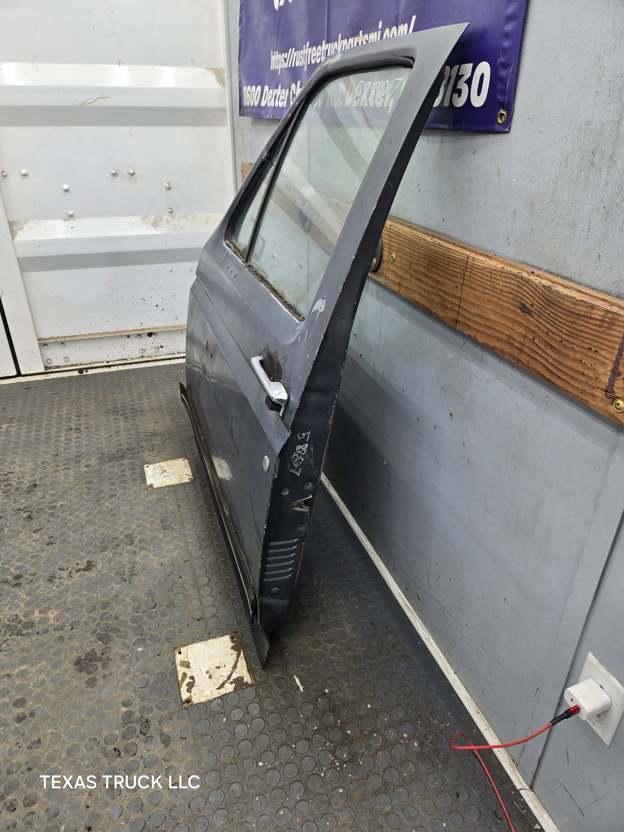 1987-1997 Ford F Series F250 F350 F450 F550 Driver Side Front Door LH