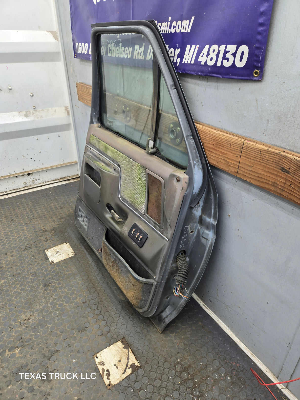 1987-1997 Ford F Series F250 F350 F450 F550 Driver Side Front Door LH
