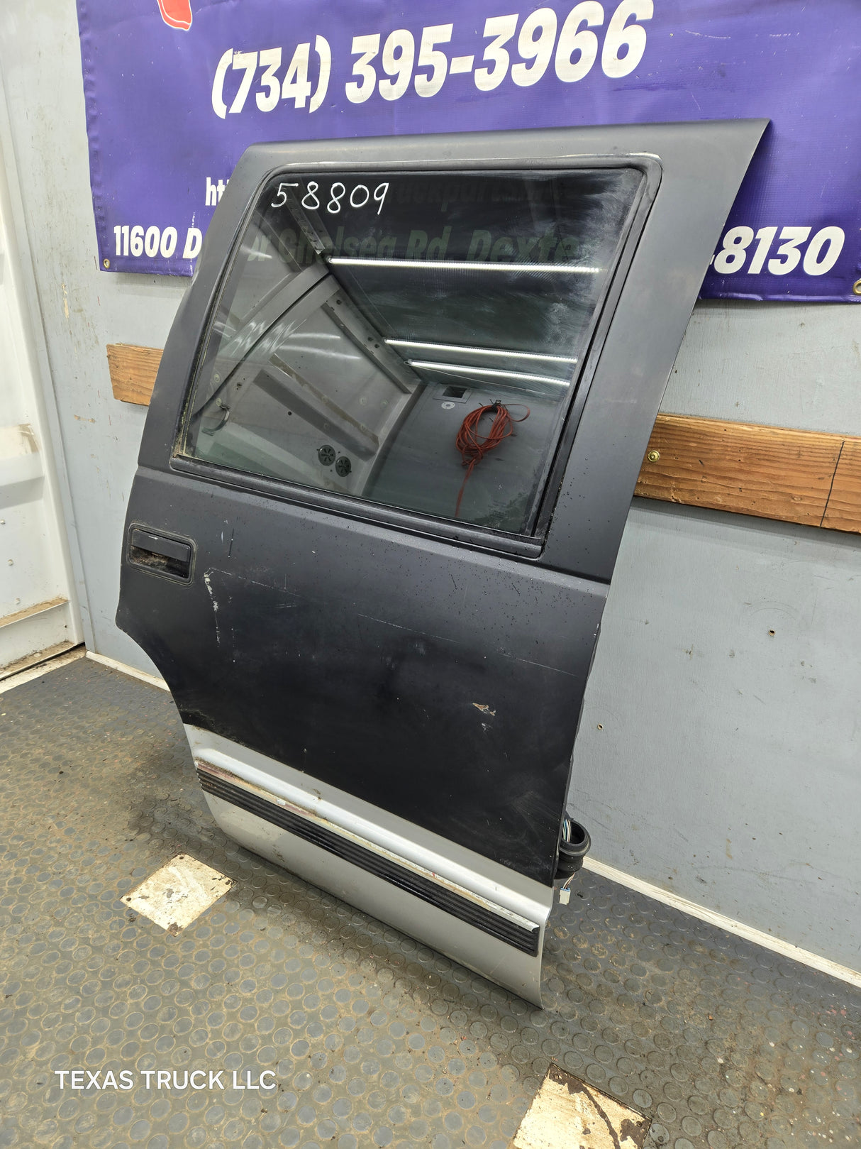 1996-1999 Chevrolet Tahoe / GMC Yukon 1500 2500HD Rear Passenger side rear door RH