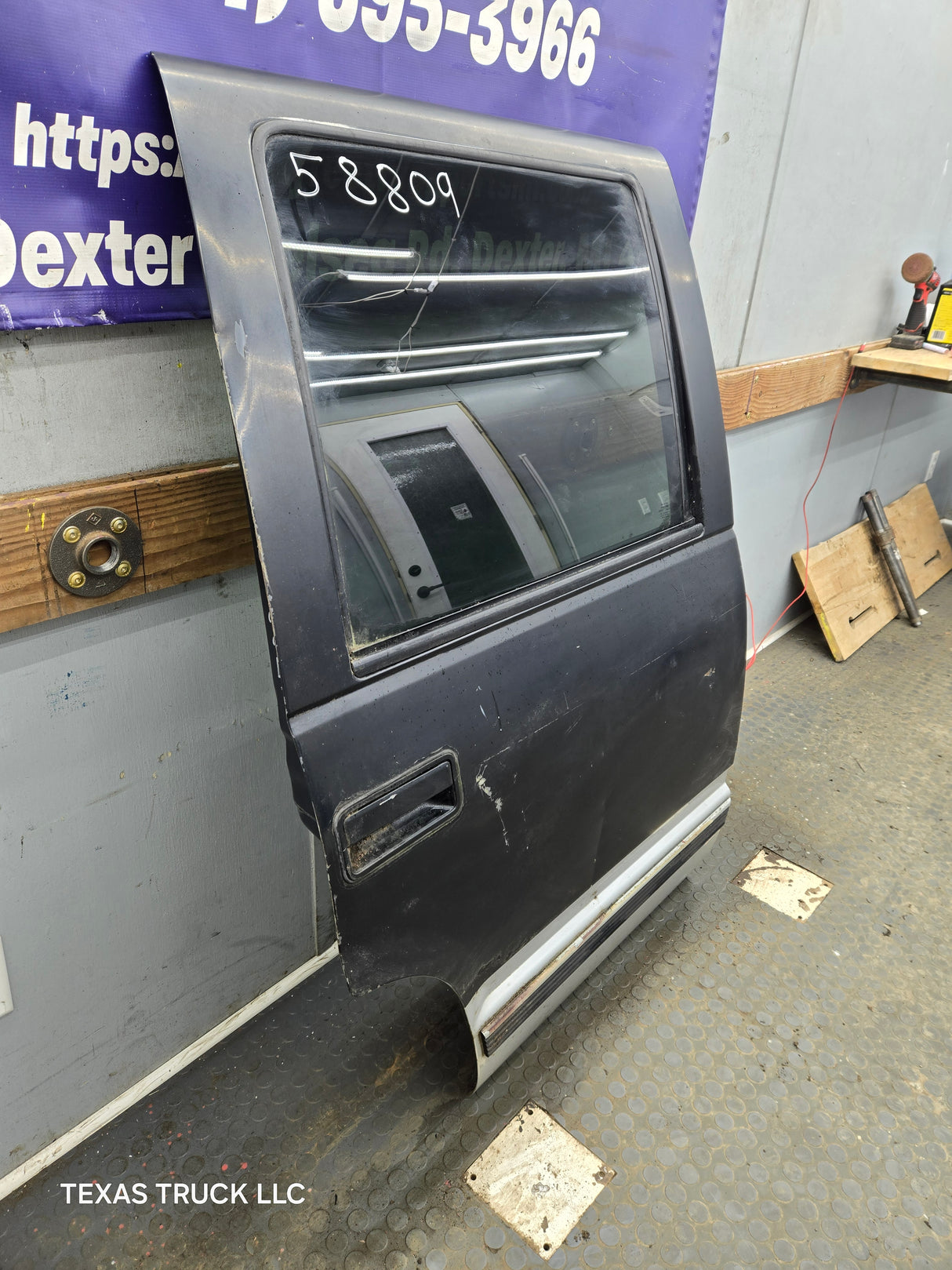 1996-1999 Chevrolet Tahoe / GMC Yukon 1500 2500HD Rear Passenger side rear door RH