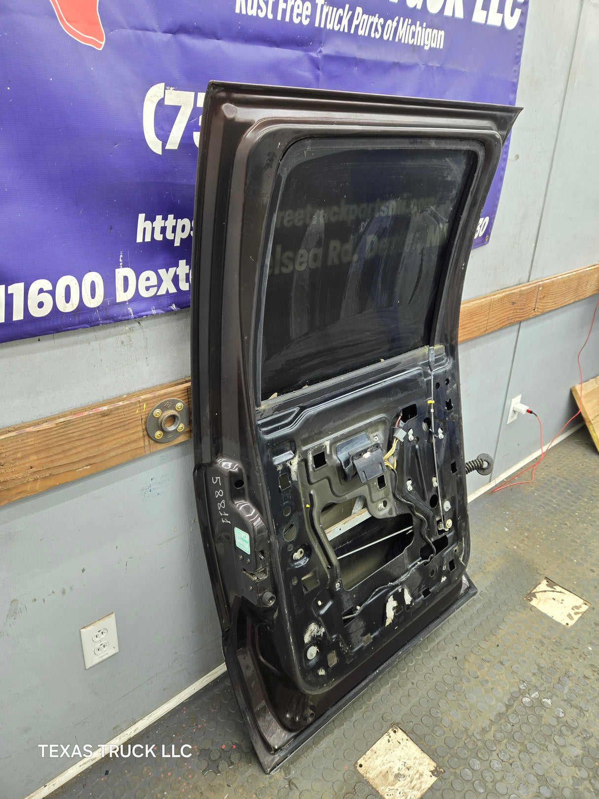1999-2011 Ford Super Duty LH Driver Side Rear Crew Cab Door F250 F350 F450 F550