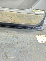 1999-2006 Chevrolet Silverado / GMC Sierra 1500 2500 3500 HD Front Passenger Side Door RH