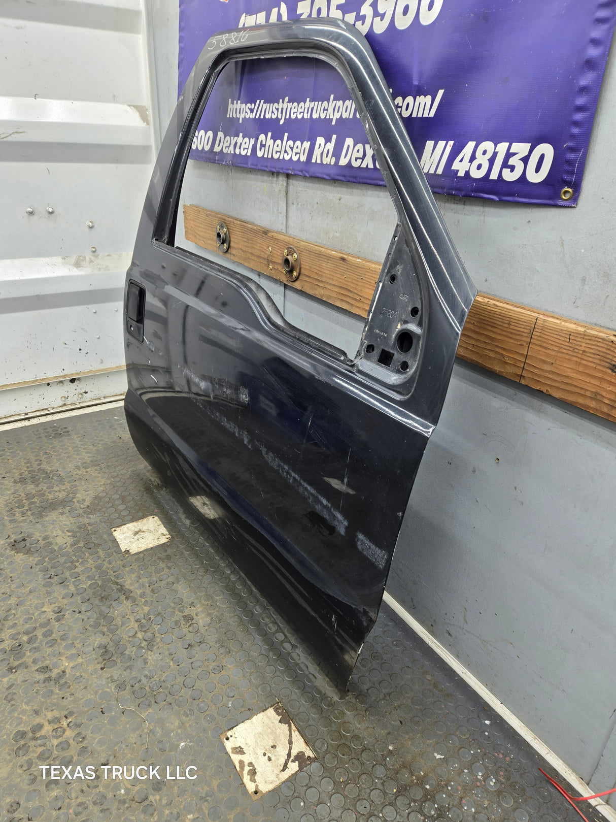 1999-2011 Ford Super Duty / Excursion Front Passenger RH Door F250 F350 F450 F550