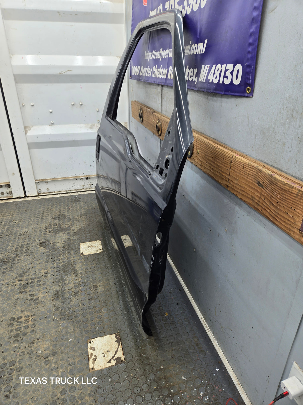 1999-2011 Ford Super Duty / Excursion Front Passenger RH Door F250 F350 F450 F550