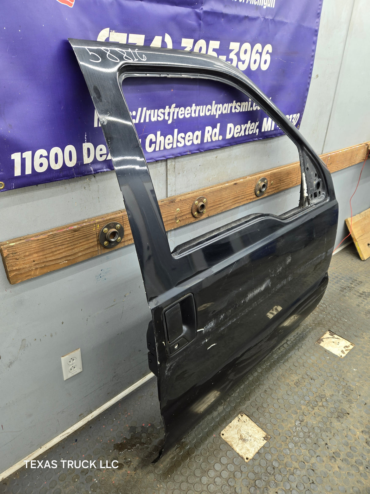 1999-2011 Ford Super Duty / Excursion Front Passenger RH Door F250 F350 F450 F550