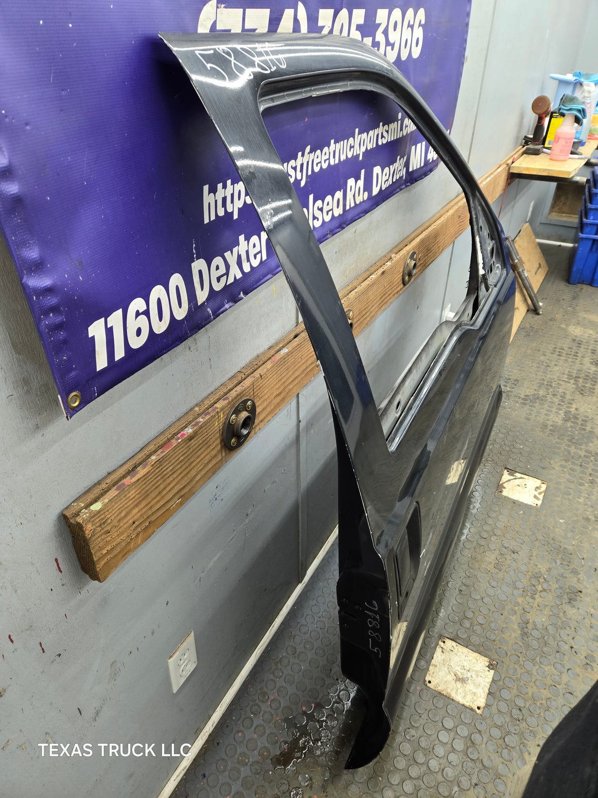 1999-2011 Ford Super Duty / Excursion Front Passenger RH Door F250 F350 F450 F550