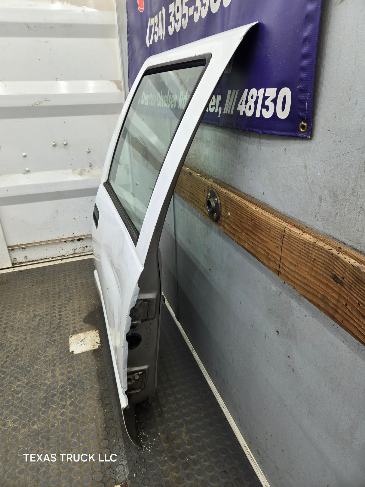1992-2000 Chevrolet Silverado Suburban GMC Sierra K/C Series Crew Cab RH Rear Passenger Side Door