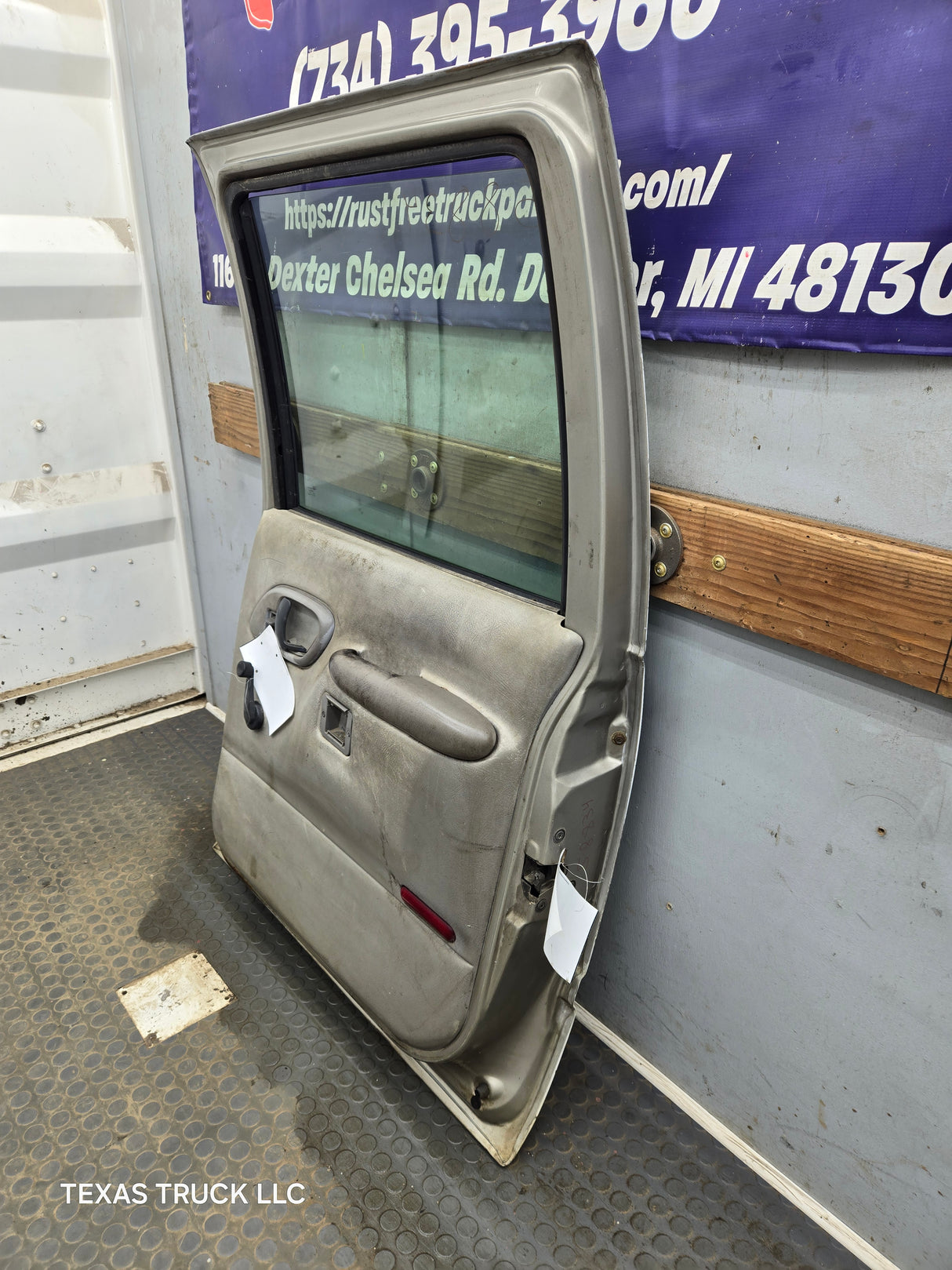 1992-2000 Chevrolet Silverado Suburban GMC Sierra K/C Series Crew Cab RH Rear Passenger Side Door
