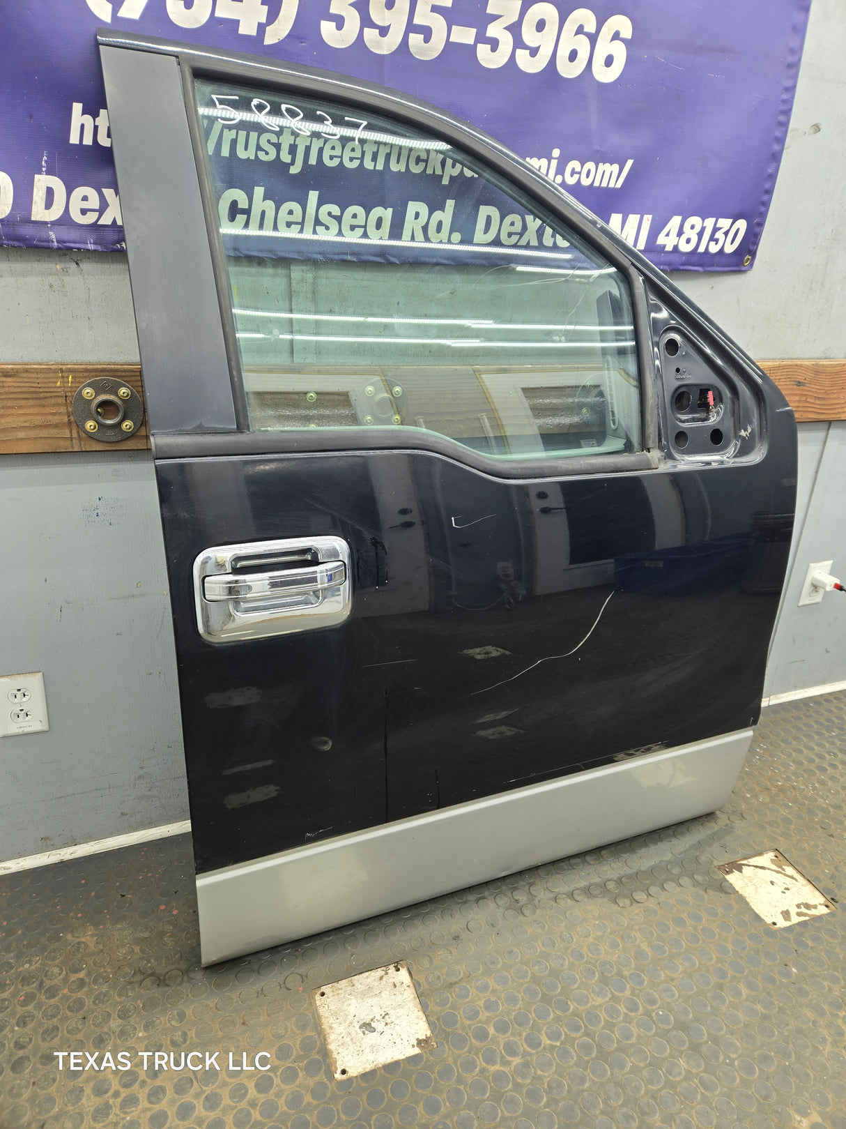 2004-2008 Ford F150 RH Passenger Front CREW Cab Door