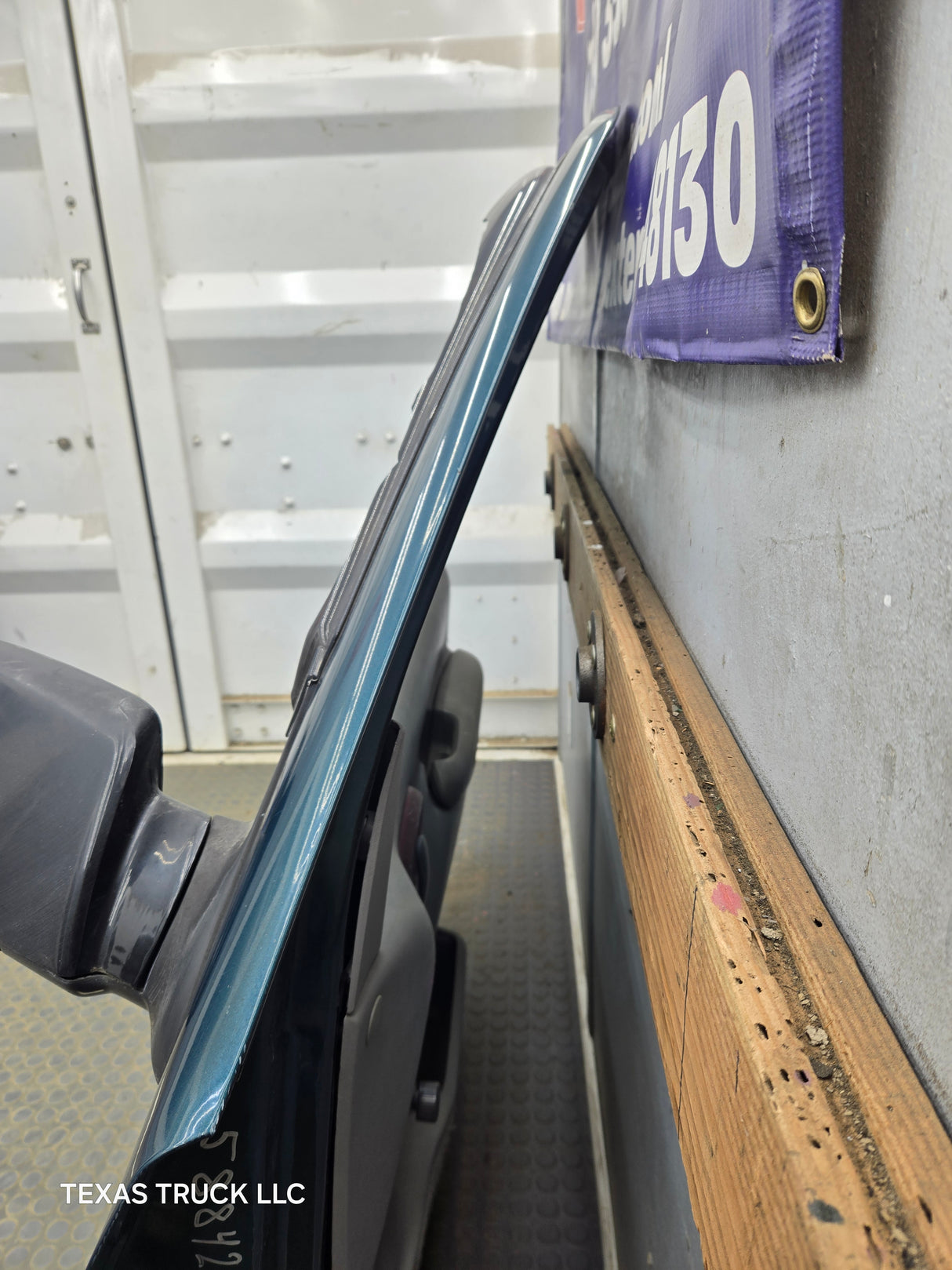 1988-2000 Chevrolet Silverado Suburban GMC Sierra RH Front Passenger Side Door