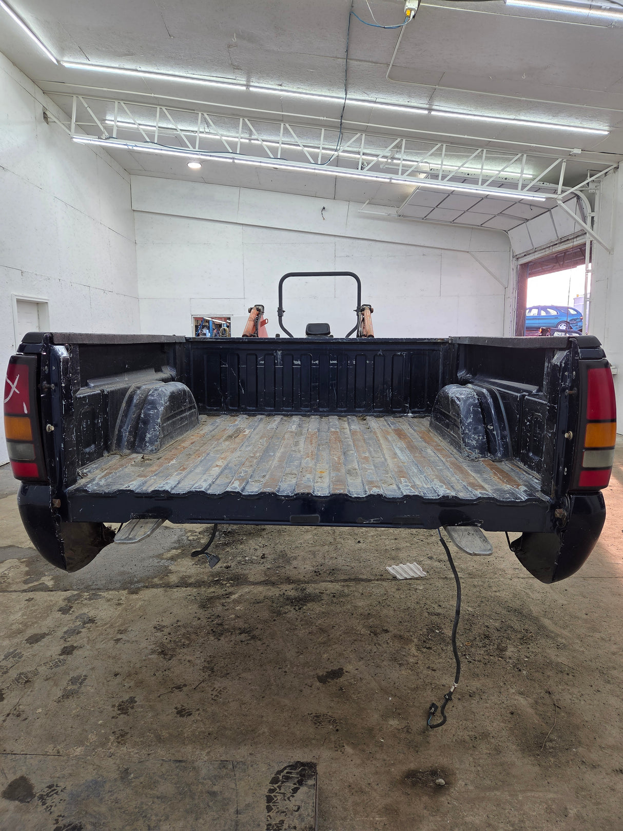 1999-2007 Chevrolet Silverado / GMC Sierra 1500 5' 8" Short Truck Bed