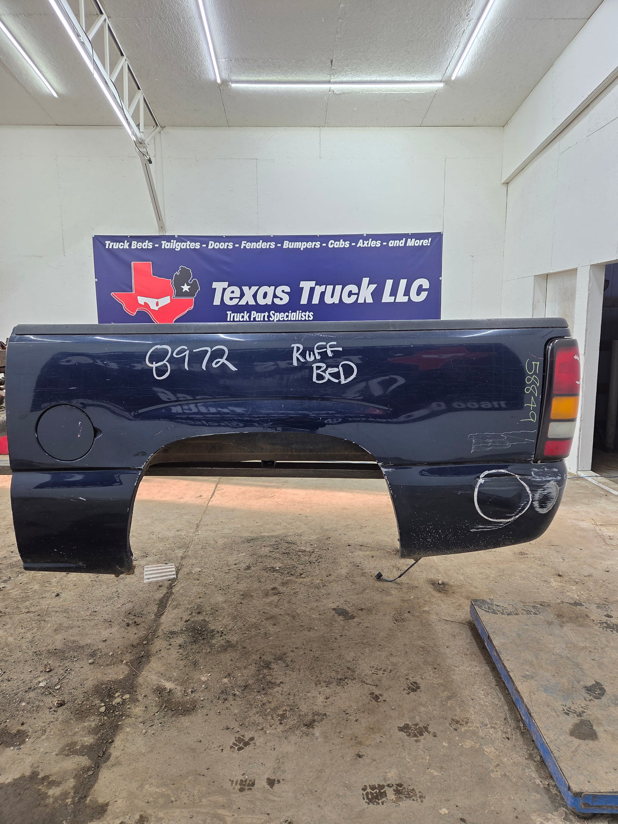 1999-2007 Chevrolet Silverado / GMC Sierra 1500 5' 8" Short Truck Bed