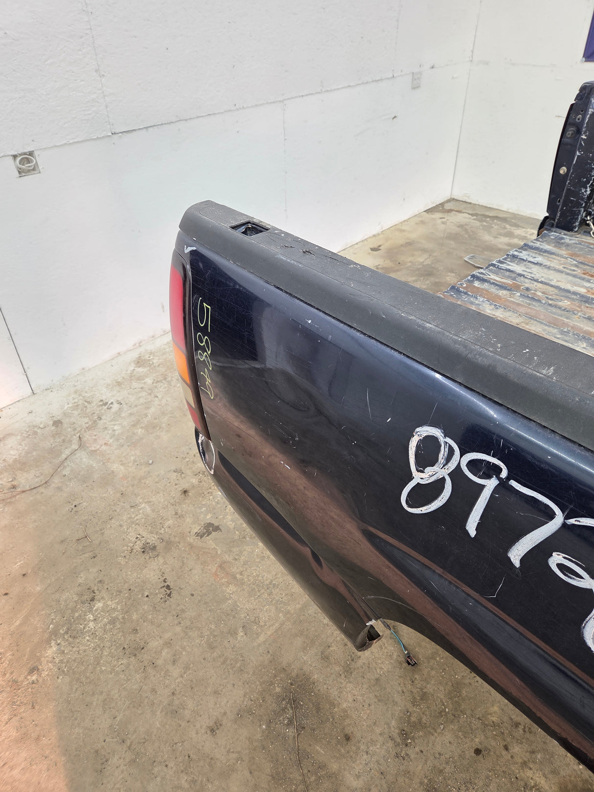 1999-2007 Chevrolet Silverado / GMC Sierra 1500 5' 8" Short Truck Bed